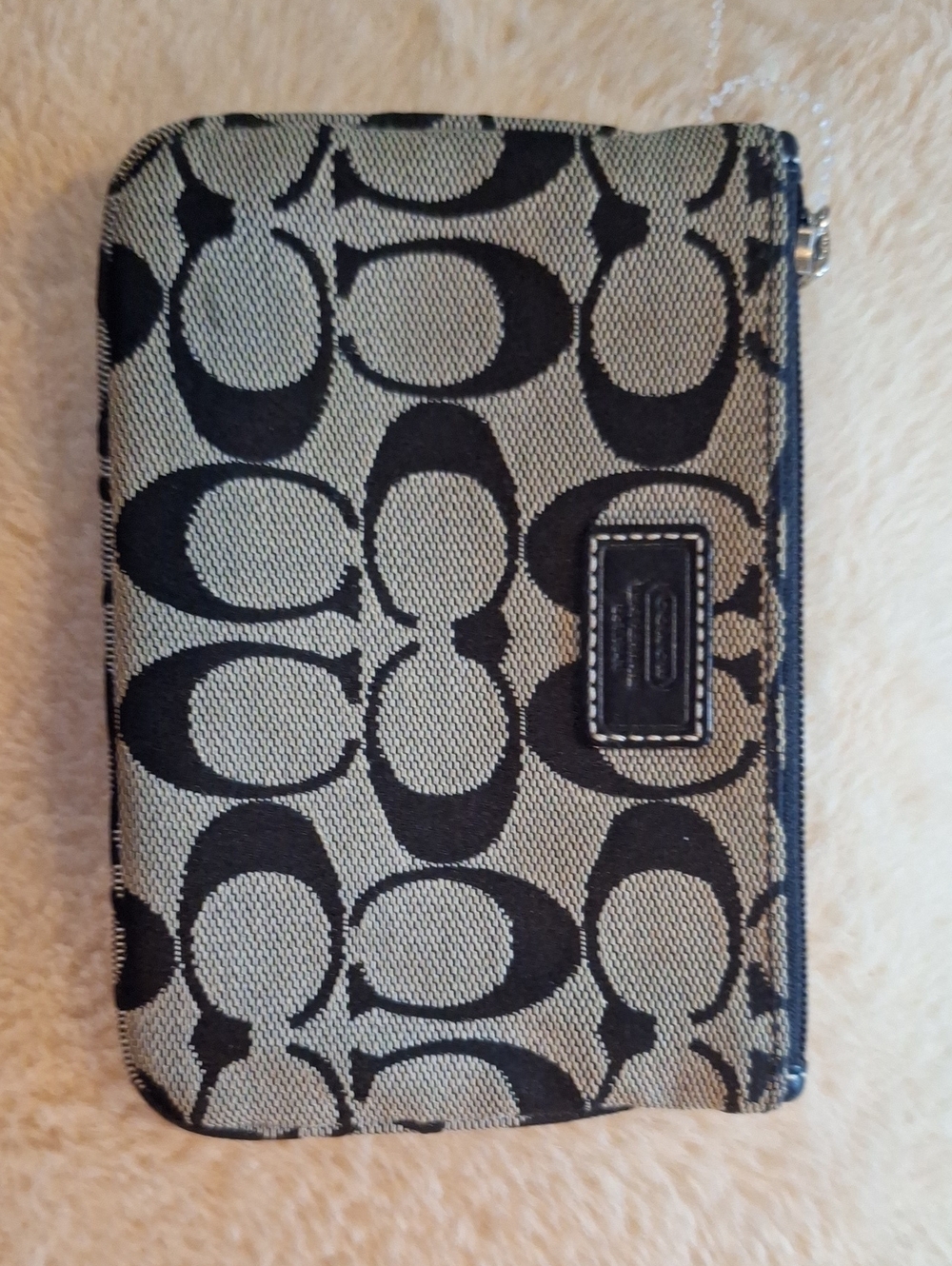 Coach Black and Khaki Signature Zip Wristlet. No Coach Hangtag